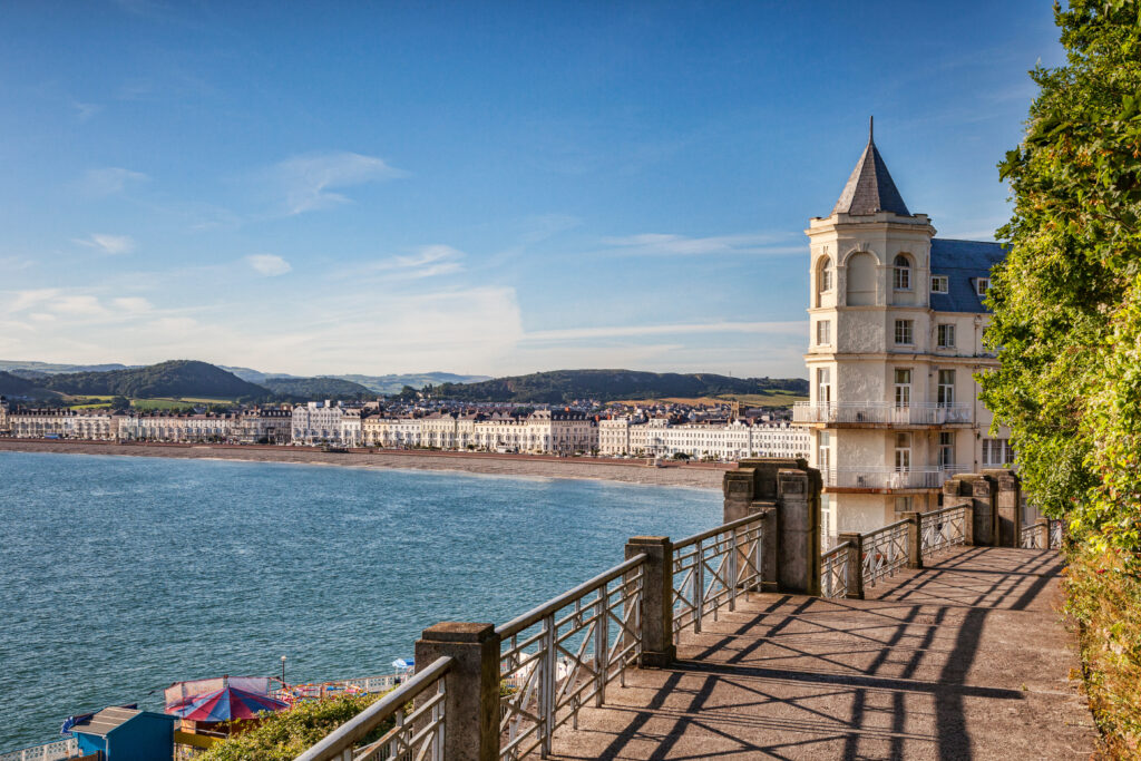 A Tourist's Guide to Llandudno: Exploring the Charms of Wales' Victorian Seaside Gem